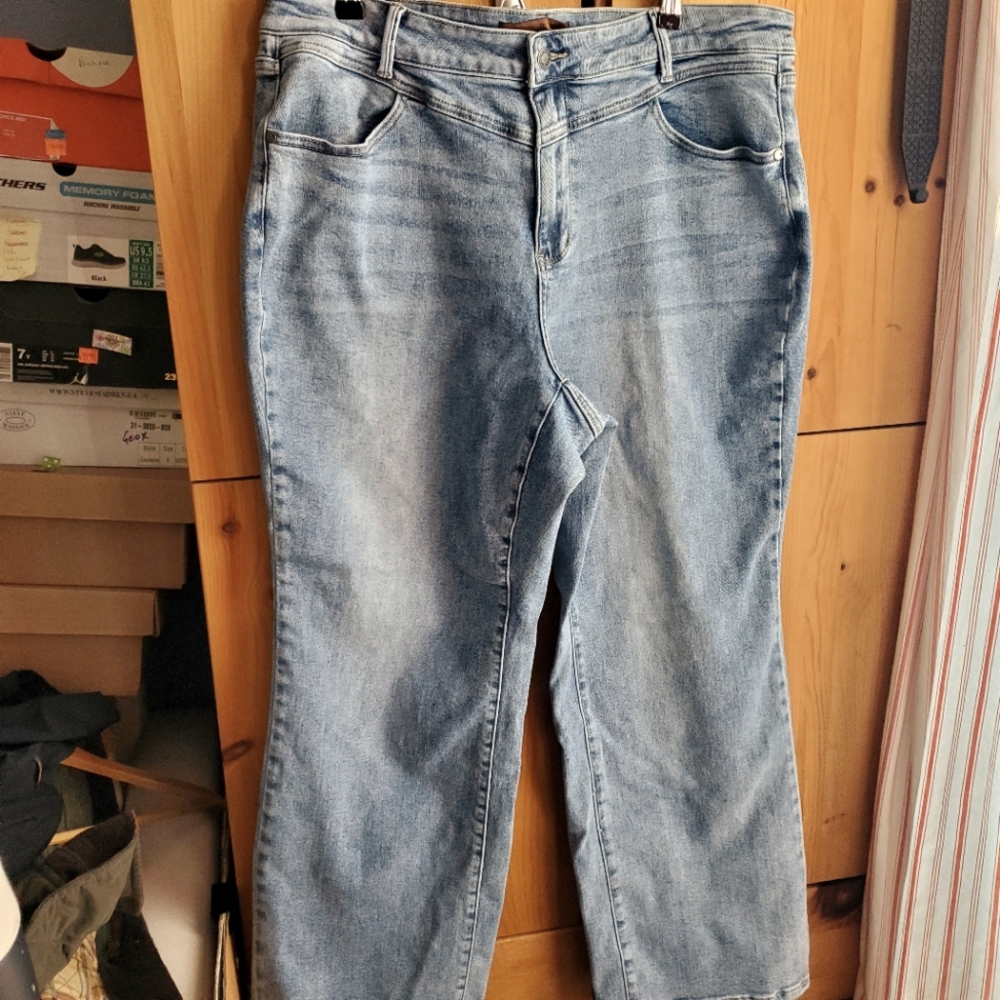 Judy Blue Light Wash Retro Wide Fit Jeans Size 20W